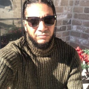 Meet your Posher, Marcos